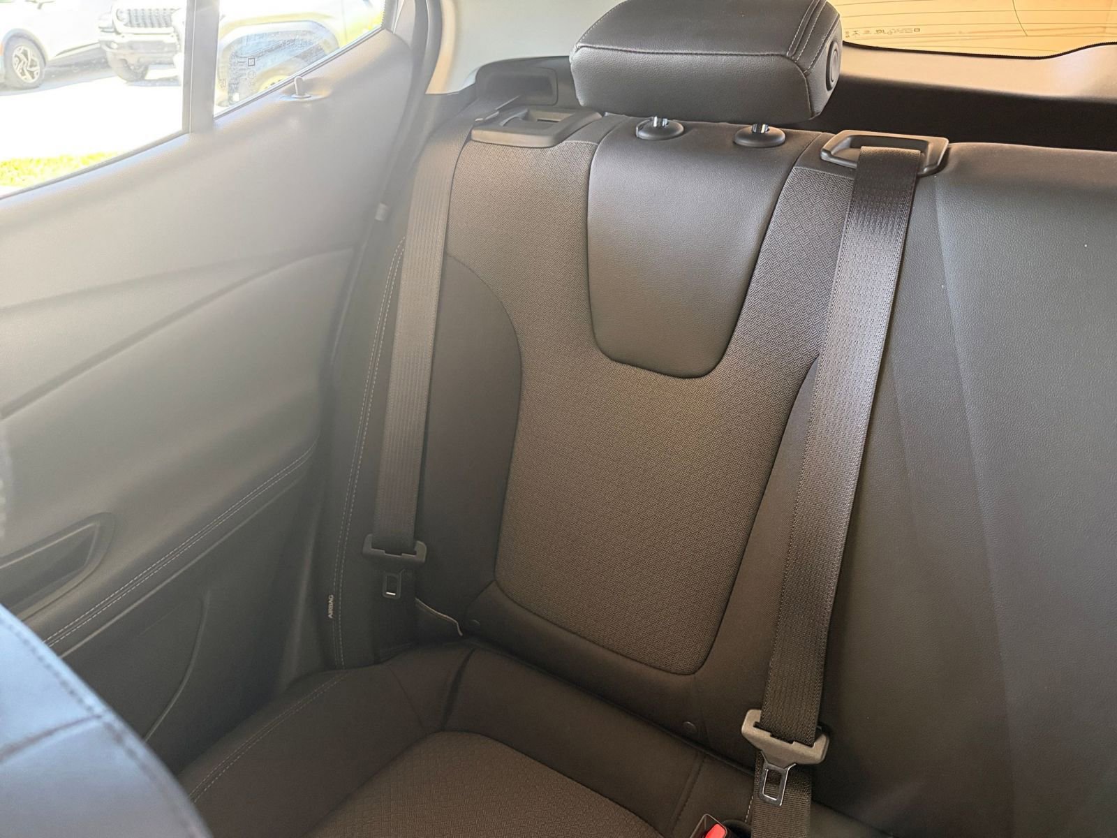 Used 2025 Buick Encore GX Preferred FWD image 38