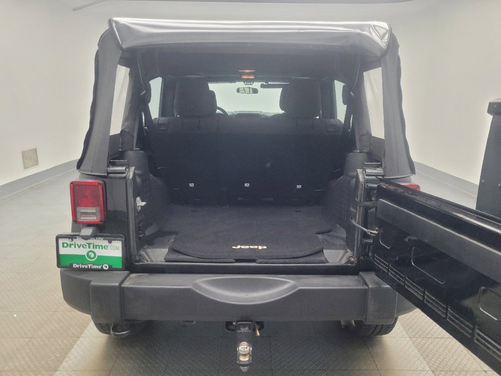 Used 2015 Jeep Wrangler Unlimited Sport w/ Connectivity Group AWD/4WD image 29