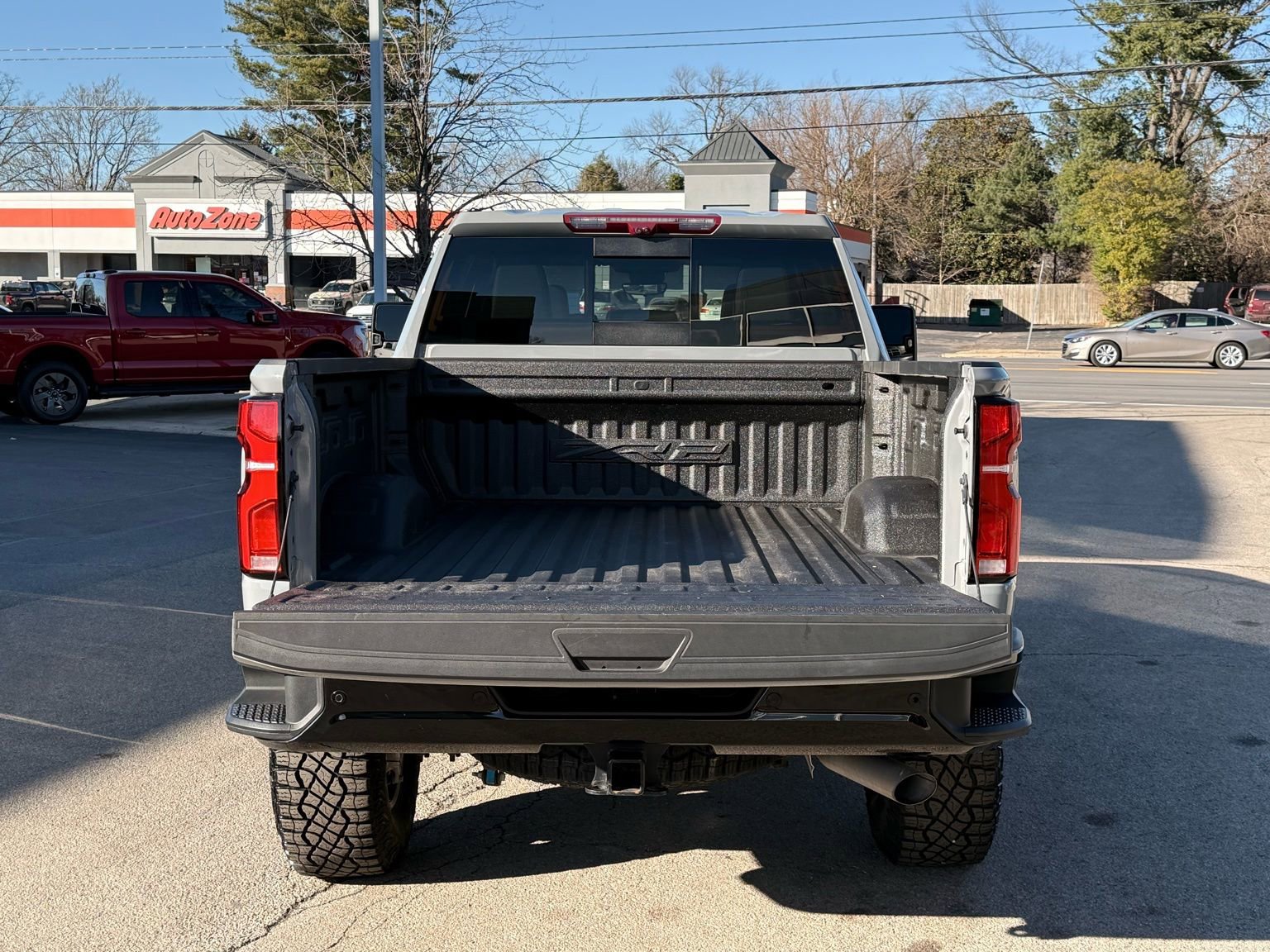 Used 2024 Chevrolet Silverado 2500 ZR2 w/ Technology Package image 10