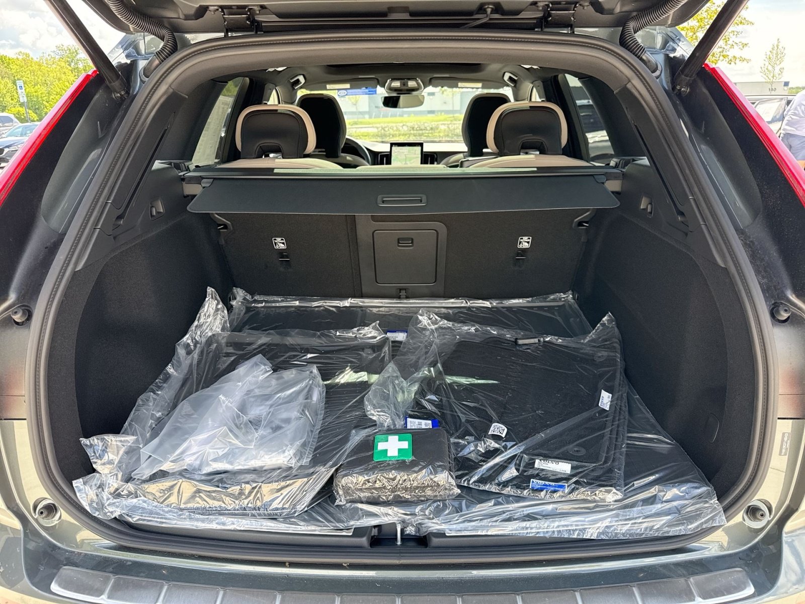 New 2026 Volvo XC60 B5 Plus w/ Protection Package Premier AWD/4WD image 26