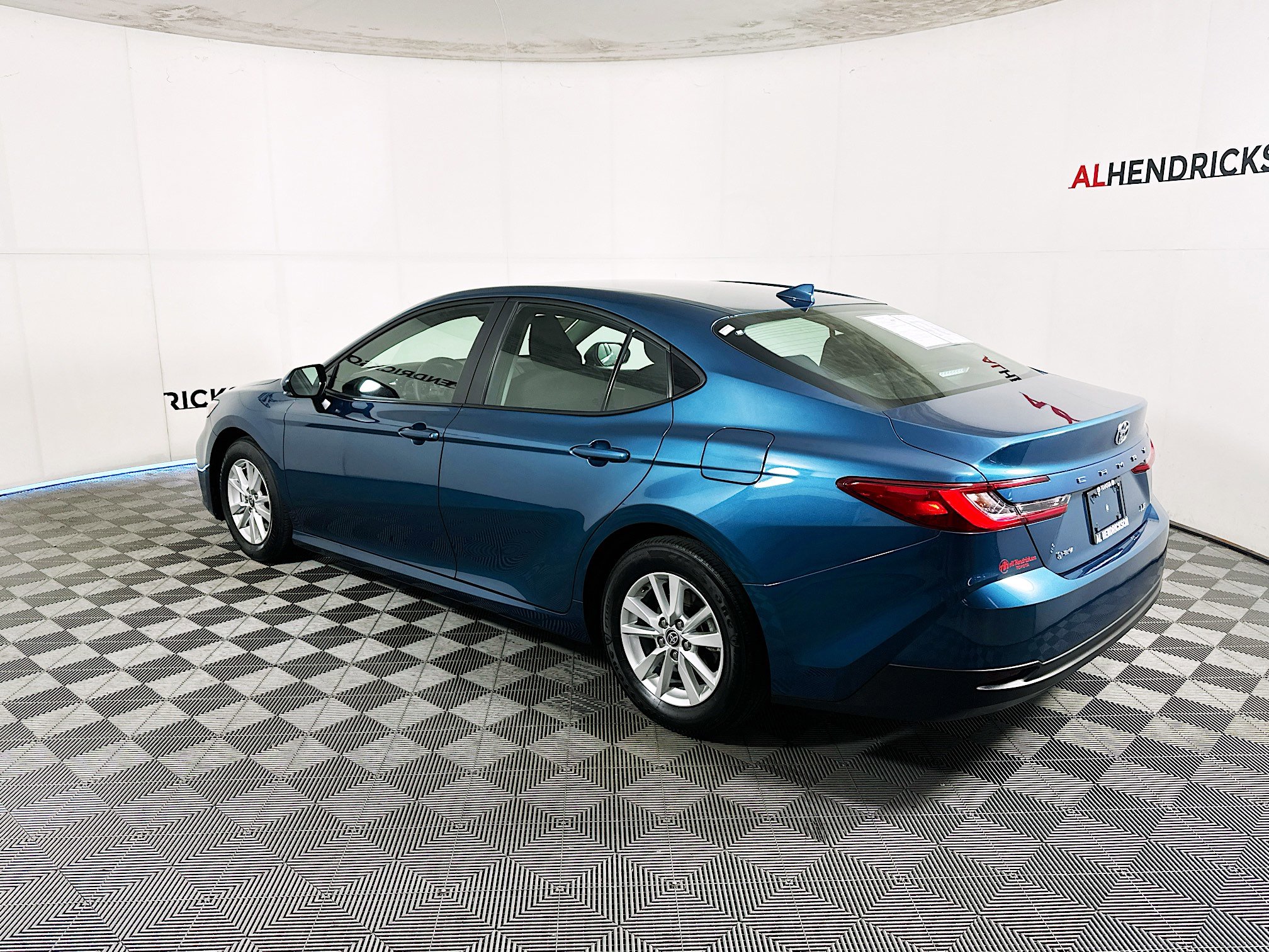 Used 2025 Toyota Camry LE image 5