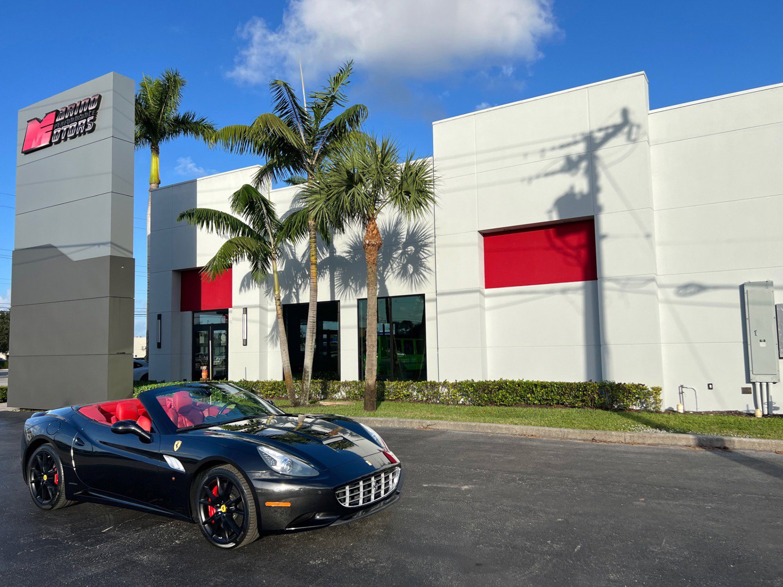 Used 2013 Ferrari California RWD image 1
