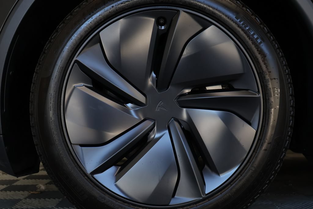 Used 2026 Tesla Model Y 2WD image 10
