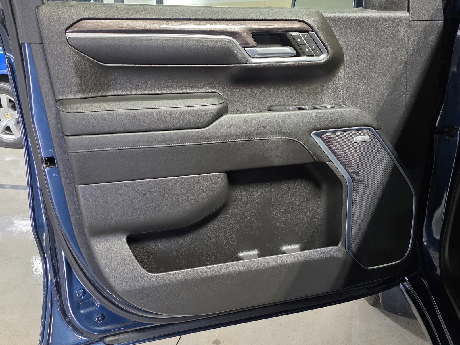 Used 2022 Chevrolet Silverado 1500 LTZ w/ LTZ Convenience Package II AWD/4WD image 22