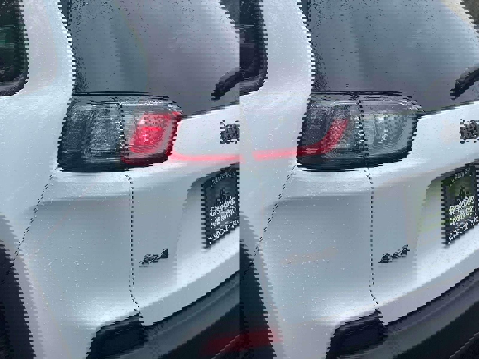 Used 2022 Jeep Cherokee Trailhawk image 11