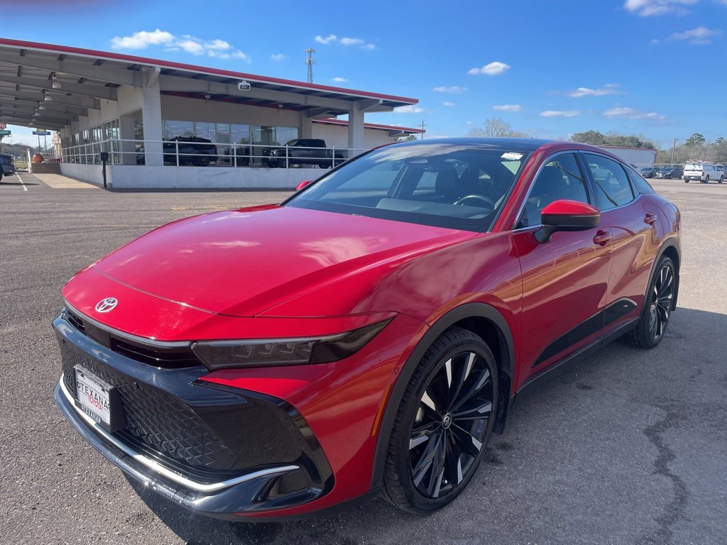 Used 2023 Toyota Crown Platinum image 3