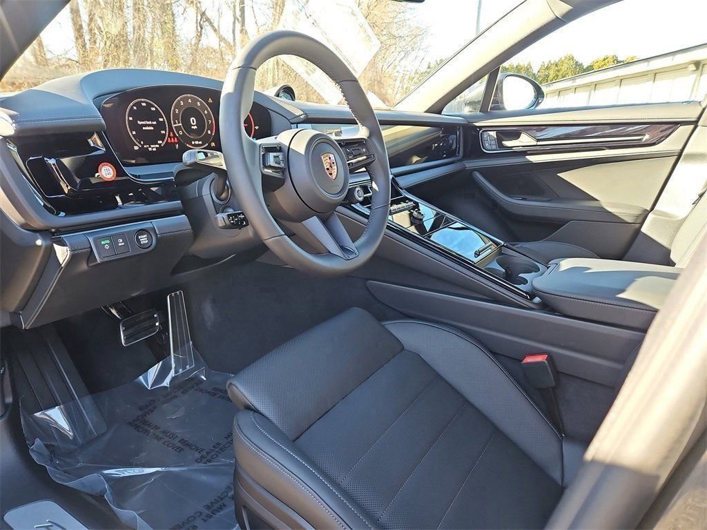 New 2026 Porsche Panamera 4 image 4