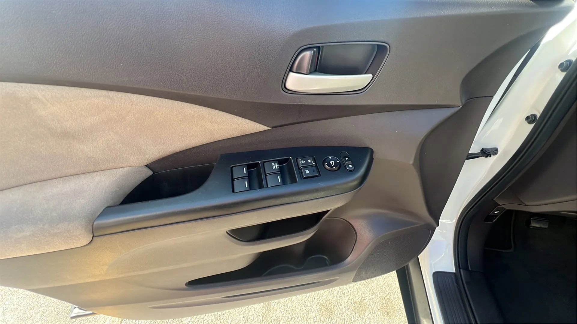 Used 2014 Honda CR-V EX image 24