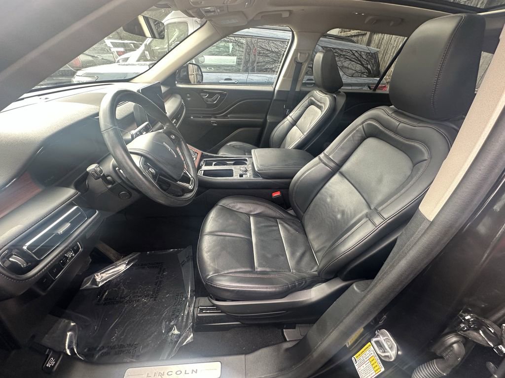 Used 2023 Lincoln Aviator Reserve w/ Equipment Group 201A AWD/4WD image 9