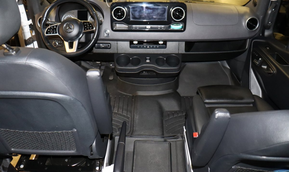 Used 2019 Mercedes-Benz Sprinter 4x4 170 image 3
