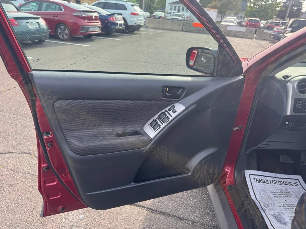Used 2005 Pontiac Vibe w/ Power Group Value Package FWD image 26