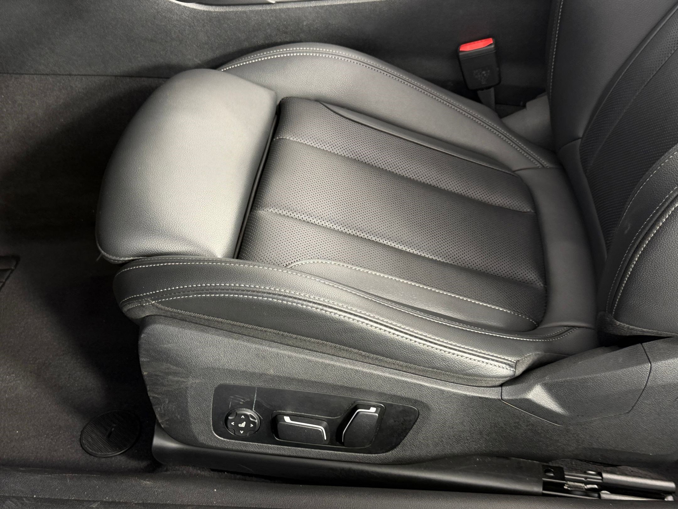 Certified 2025 BMW 430i Convertible RWD image 13