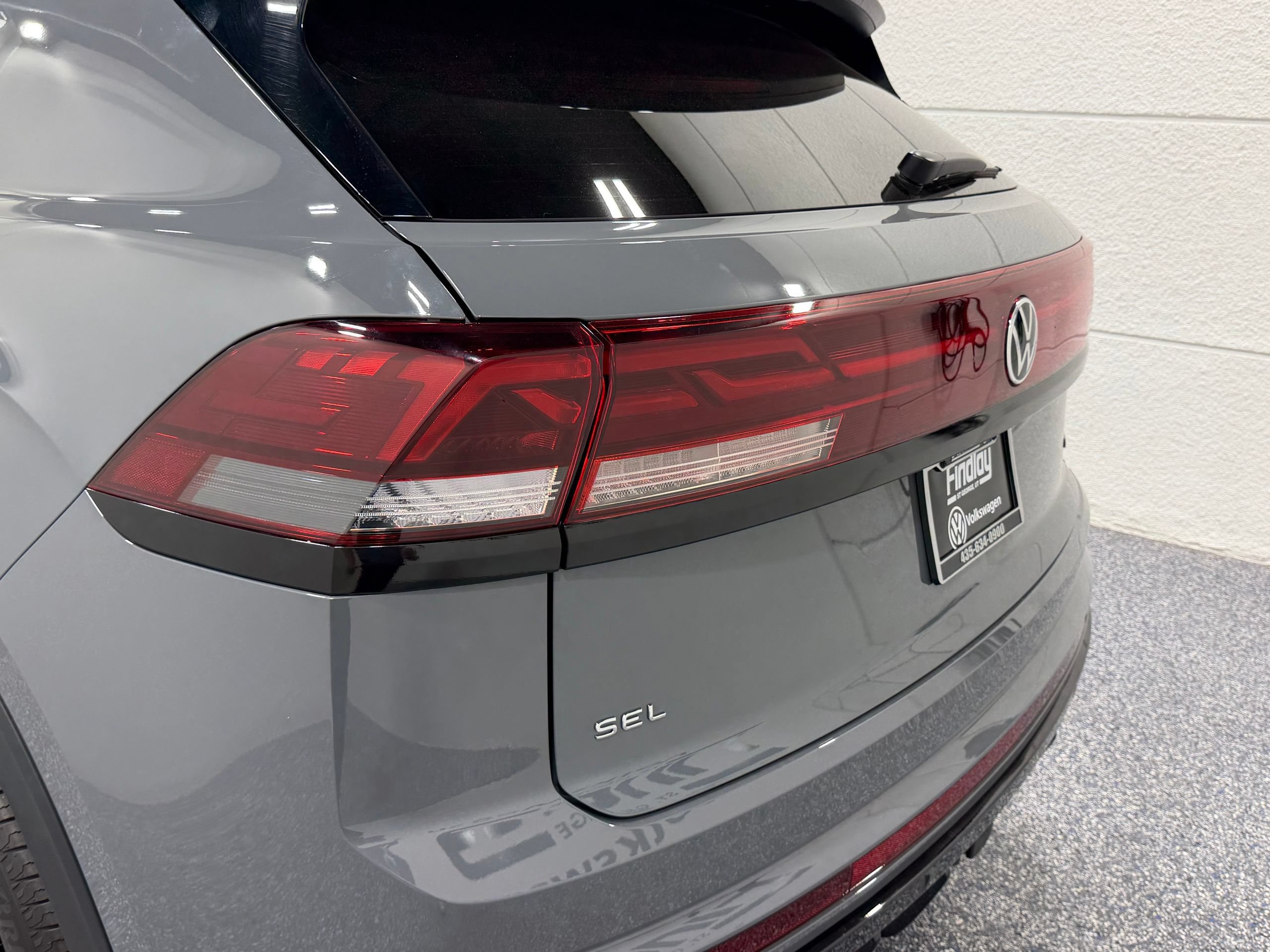New 2026 Volkswagen Atlas Cross Sport SEL Premium R-Line AWD/4WD image 17