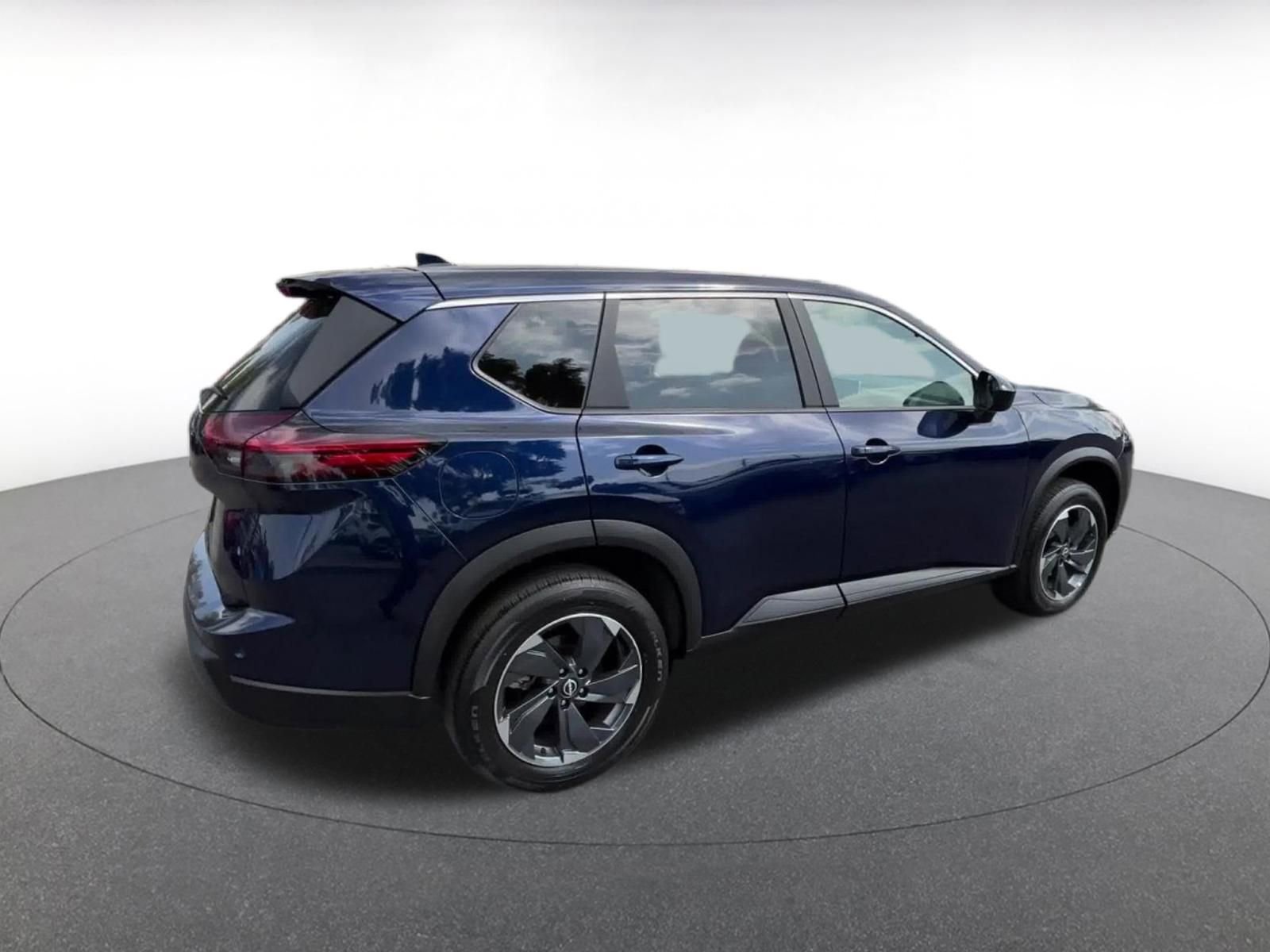 Used 2025 Nissan Rogue SV FWD image 15
