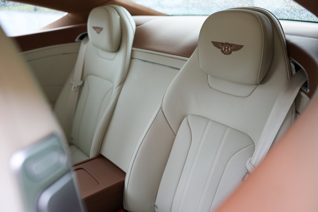 Used 2024 Bentley Continental GT image 6