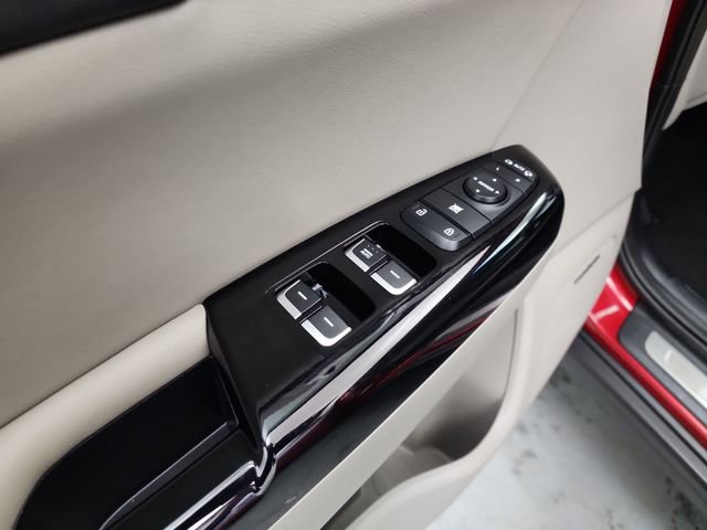 Used 2022 Kia Sportage EX w/ EX Technology Package image 16