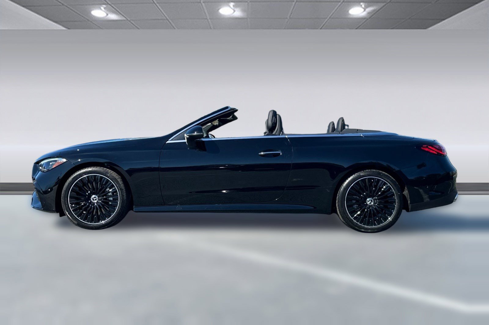 New 2025 Mercedes-Benz CLE 450 4MATIC Cabriolet image 2