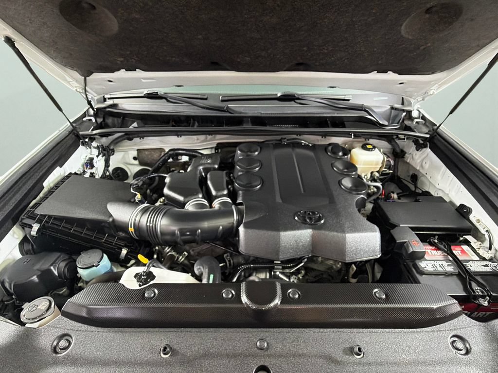 Used 2019 Toyota 4Runner SR5 AWD/4WD image 36