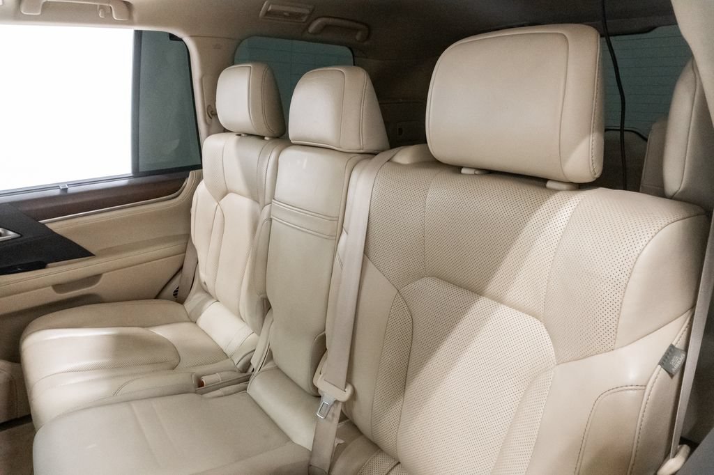 Used 2017 Lexus LX 570 4WD w/ Luxury Package image 28