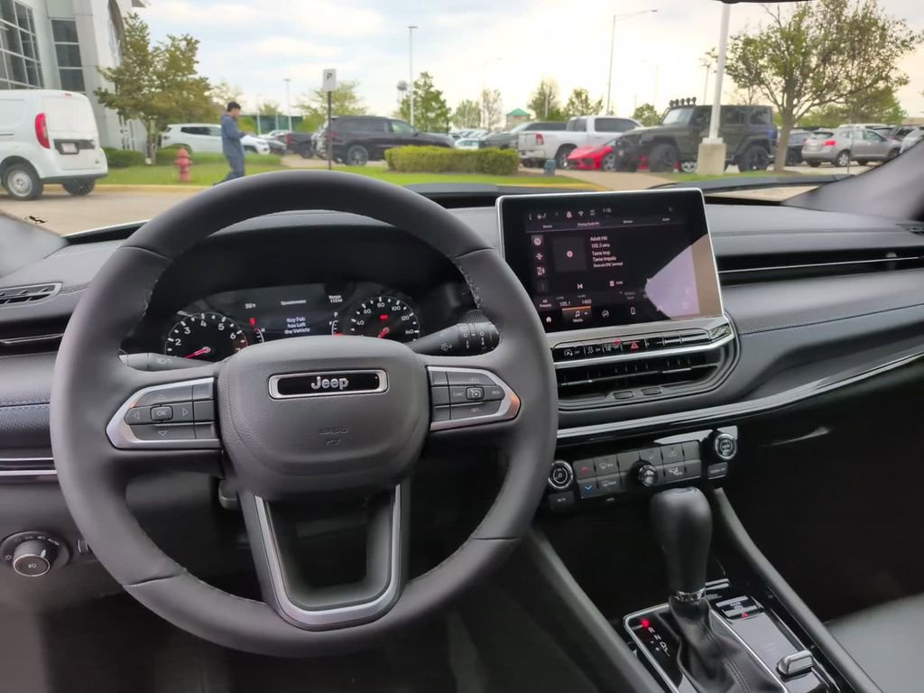 Used 2025 Jeep Compass Latitude w/ Altitude Special Edition AWD/4WD image 31