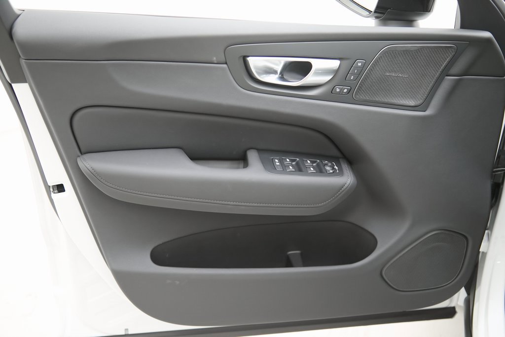 New 2026 Volvo XC60 T8 Plus w/ Climate Package image 10