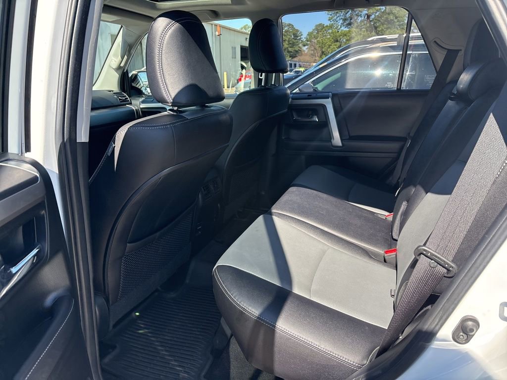 Used 2018 Toyota 4Runner SR5 Premium image 13