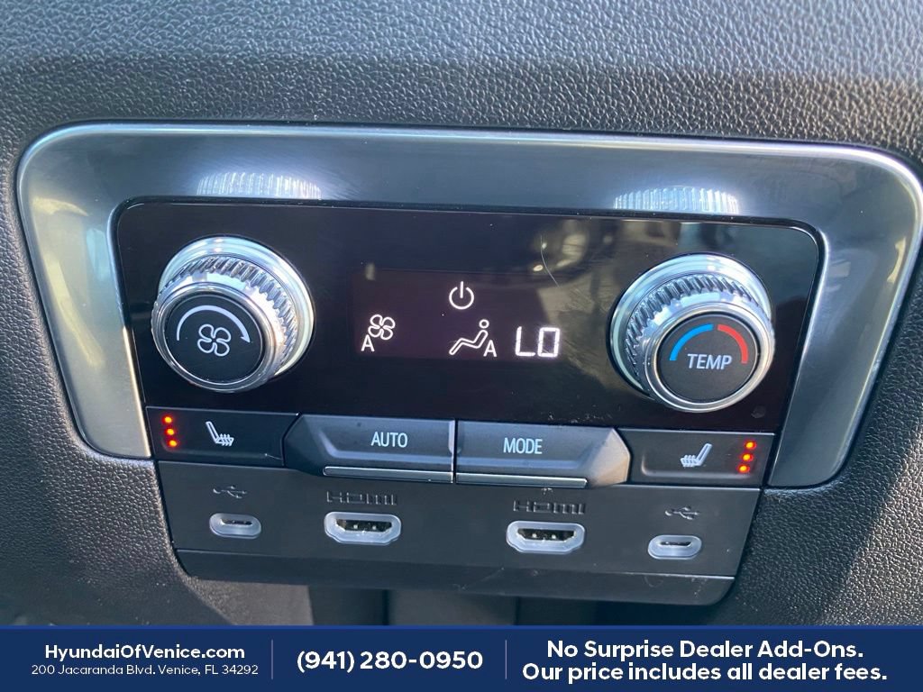 Used 2021 GMC Yukon SLT w/ SLT Luxury Plus Package AWD/4WD image 22