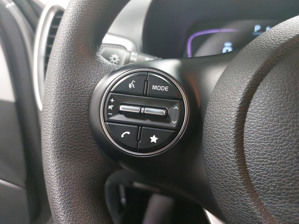 Used 2025 Kia Soul LX w/ LX Technology Package image 16