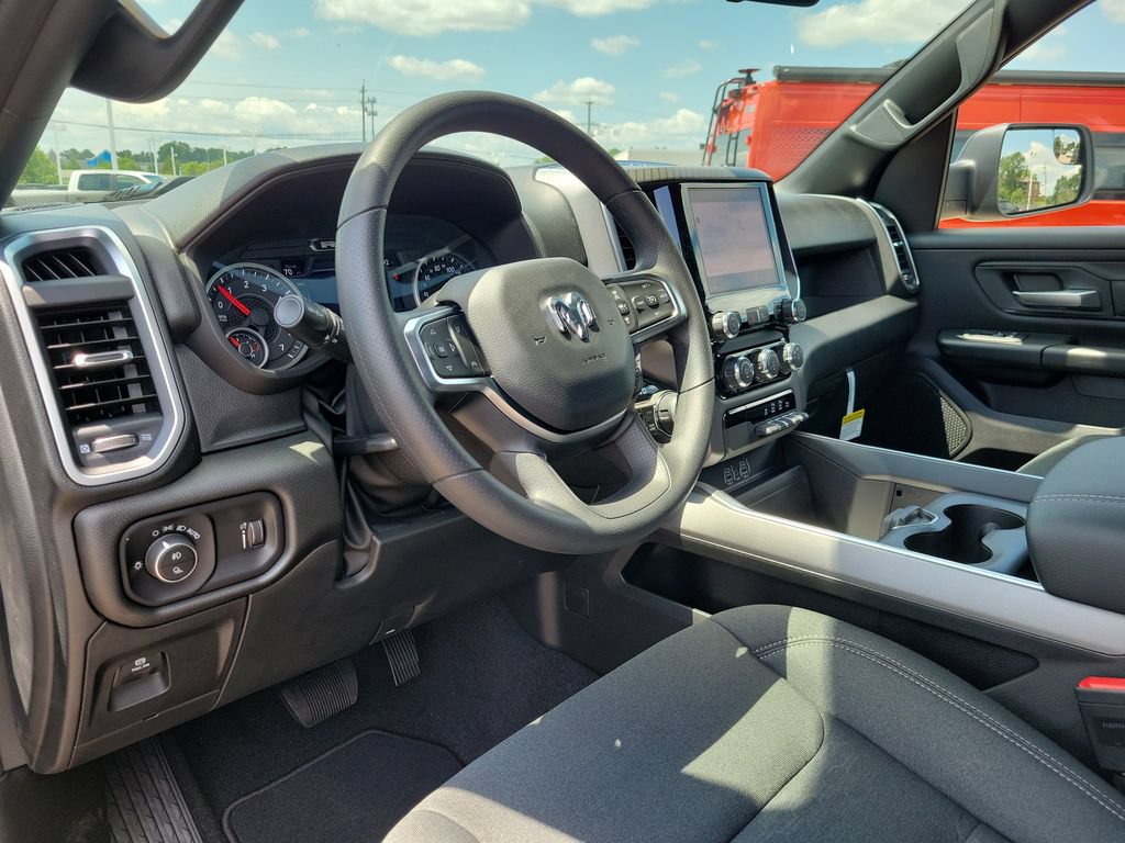 New 2026 RAM 1500 Express AWD/4WD image 12