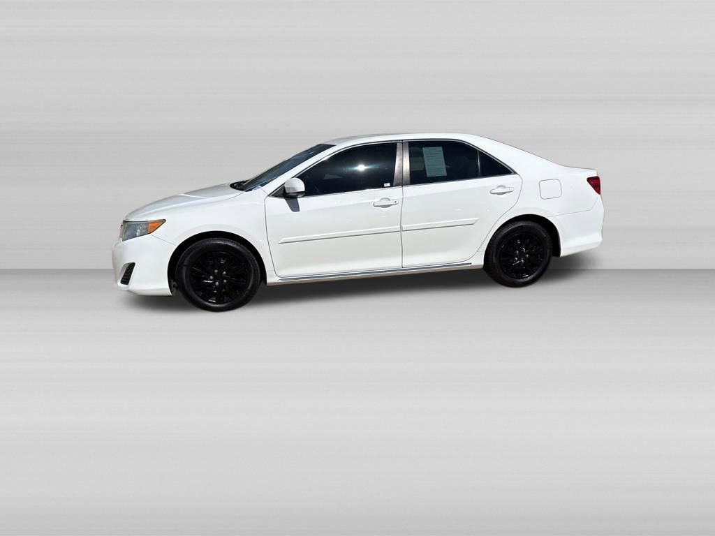 Used 2014 Toyota Camry LE FWD image 10