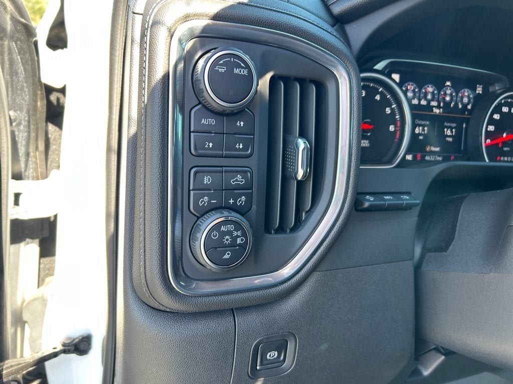 Used 2022 Chevrolet Silverado 1500 High Country w/ Technology Package AWD/4WD image 22