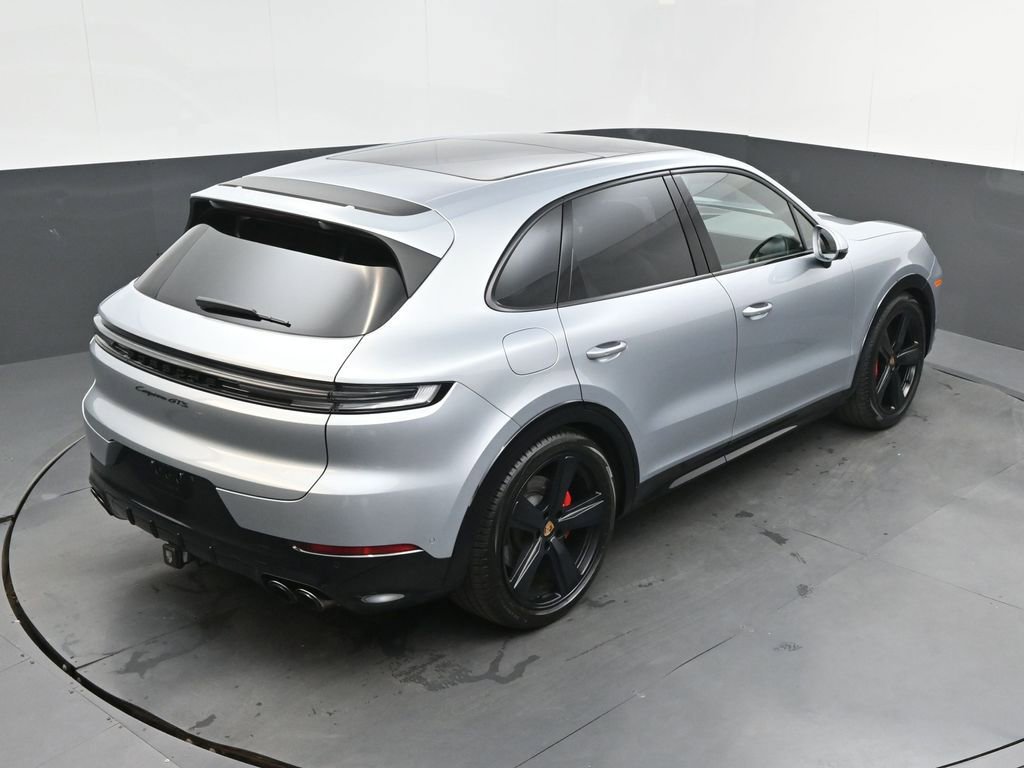 Certified 2025 Porsche Cayenne GTS image 31