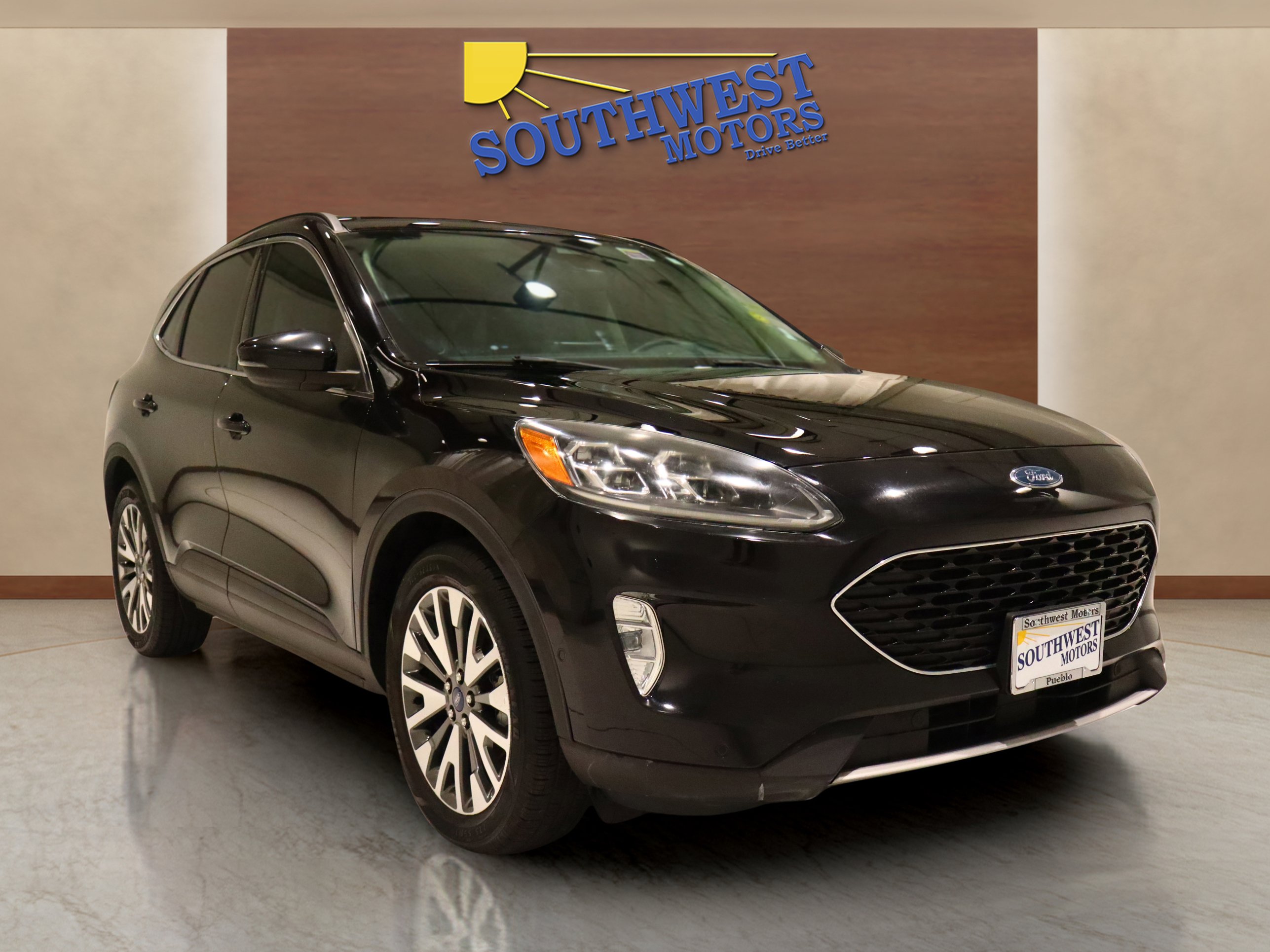 Used 2020 Ford Escape Titanium image 5