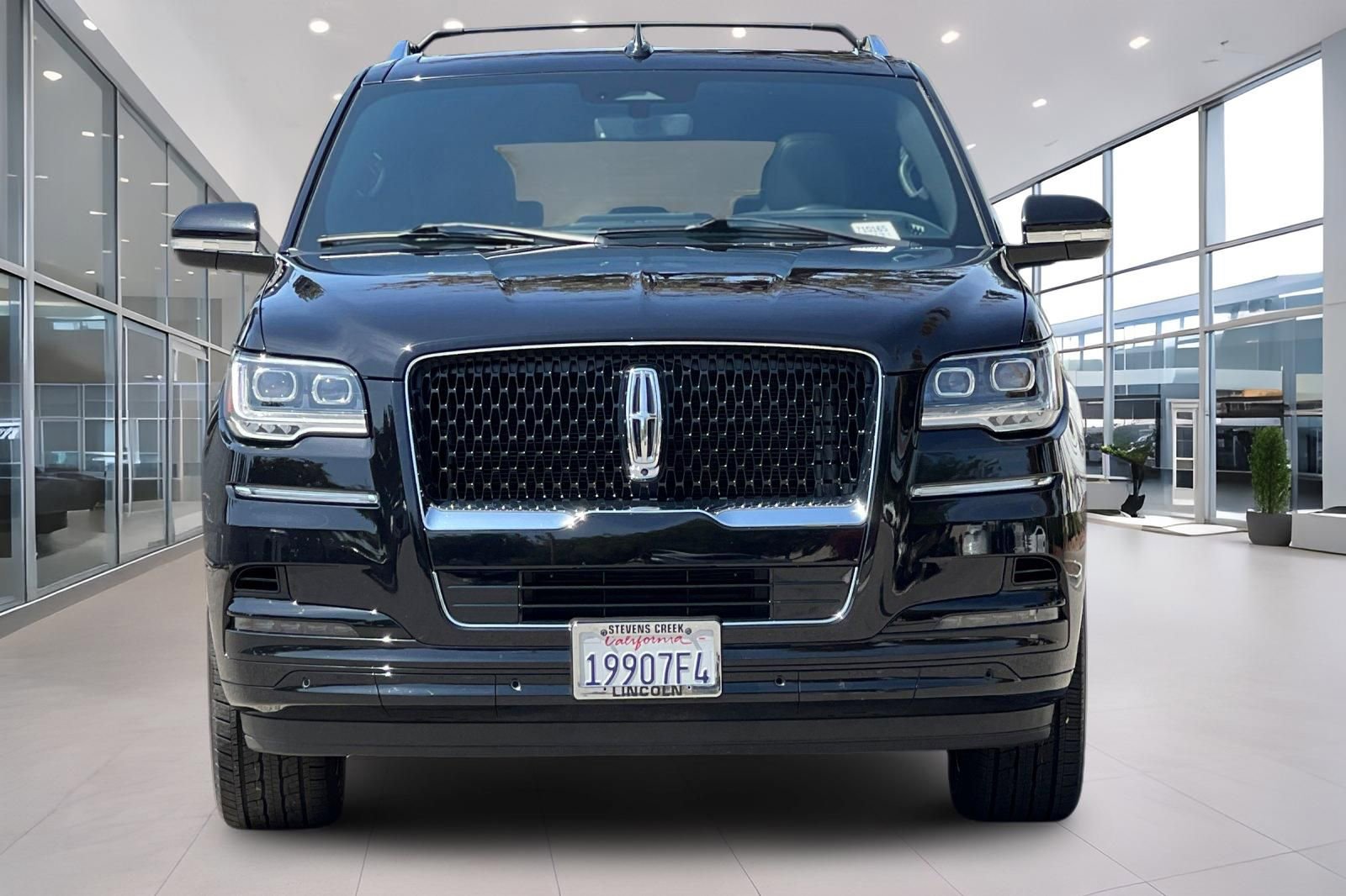 Certified 2023 Lincoln Navigator L Reserve AWD/4WD image 9