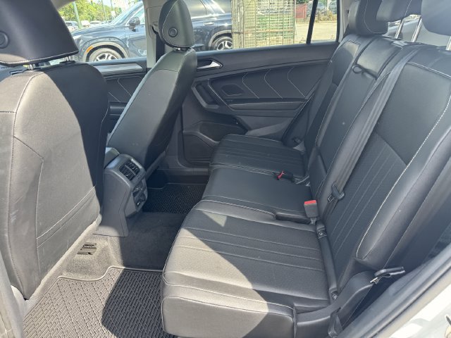 Used 2023 Volkswagen Tiguan SE w/ Panoramic Sunroof Package AWD/4WD image 36