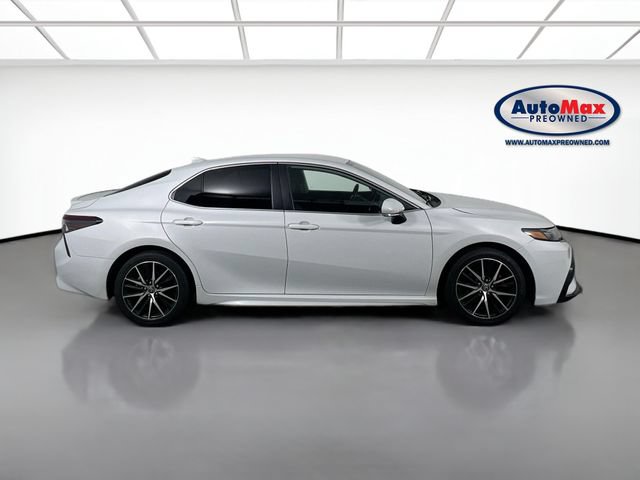 Used 2023 Toyota Camry SE w/ Convenience Package AWD/4WD image 9