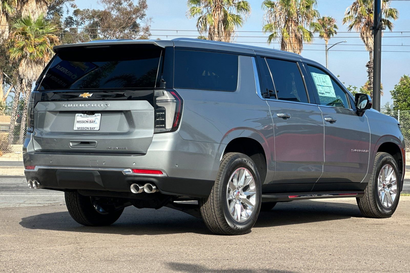 New 2025 Chevrolet Suburban Premier image 4