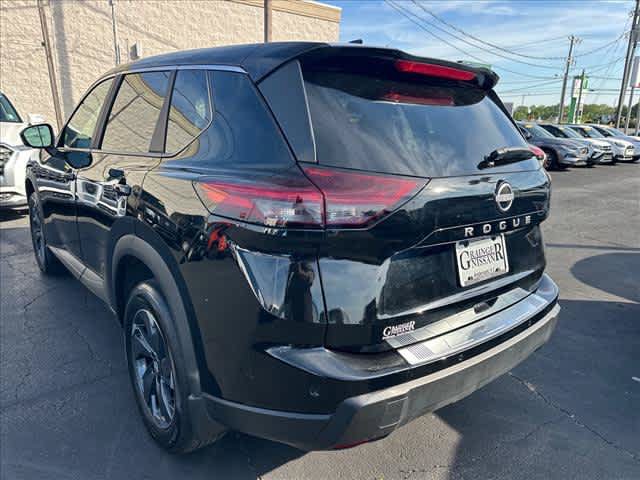 Used 2026 Nissan Rogue SV FWD image 5