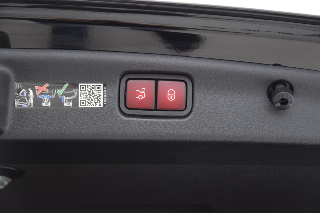 Certified 2024 Mercedes-Benz C 300 Sedan image 31