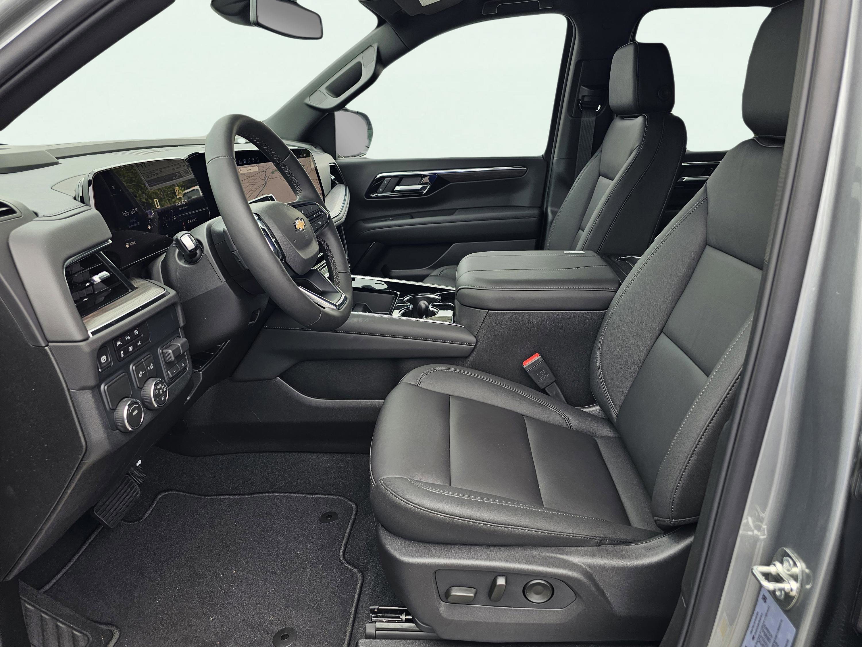 New 2026 Chevrolet Suburban LT w/ Comfort Package image 17