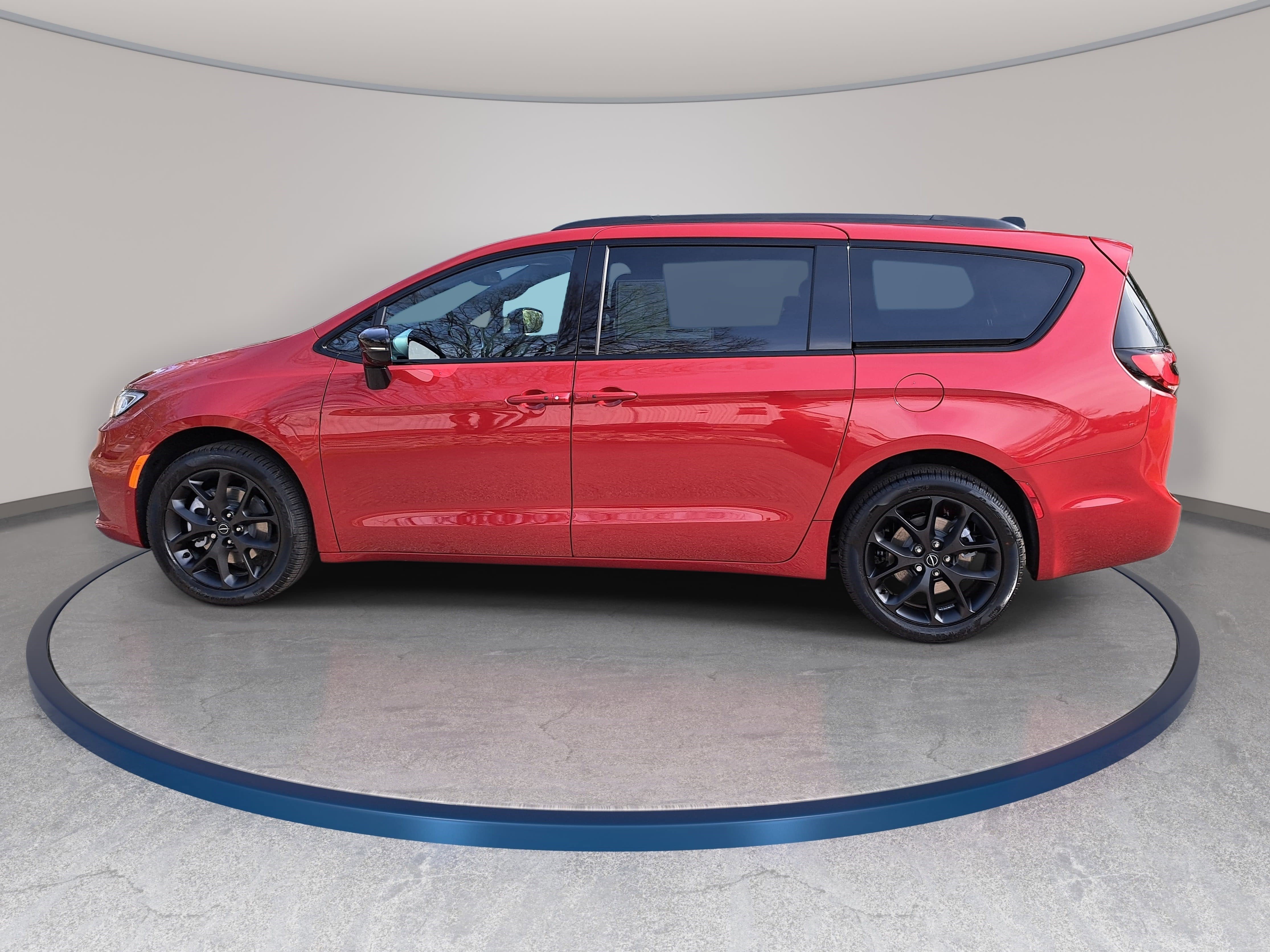New 2026 Chrysler Pacifica Limited image 8