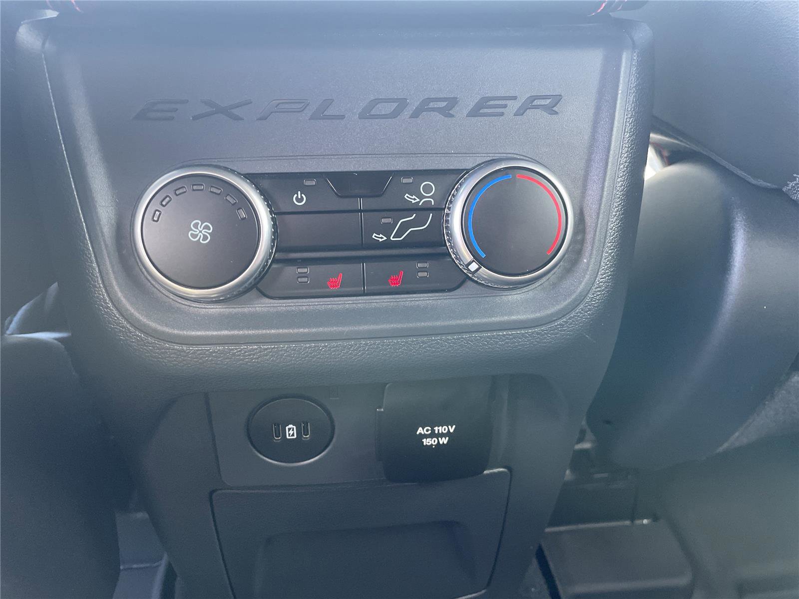 Used 2025 Ford Explorer ST-Line w/ Premium Package AWD/4WD image 28