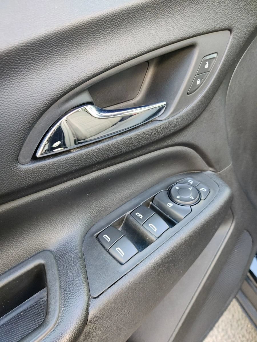 Used 2022 Chevrolet Equinox LT FWD image 27