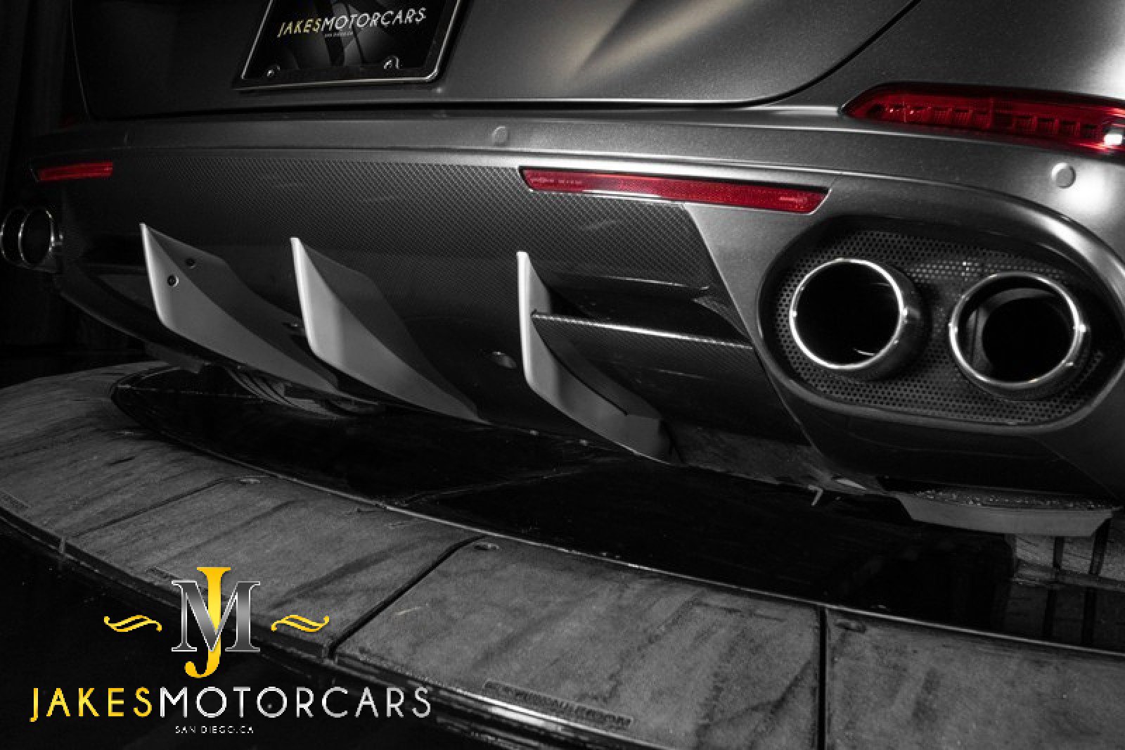 Used 2016 Ferrari California T RWD image 16