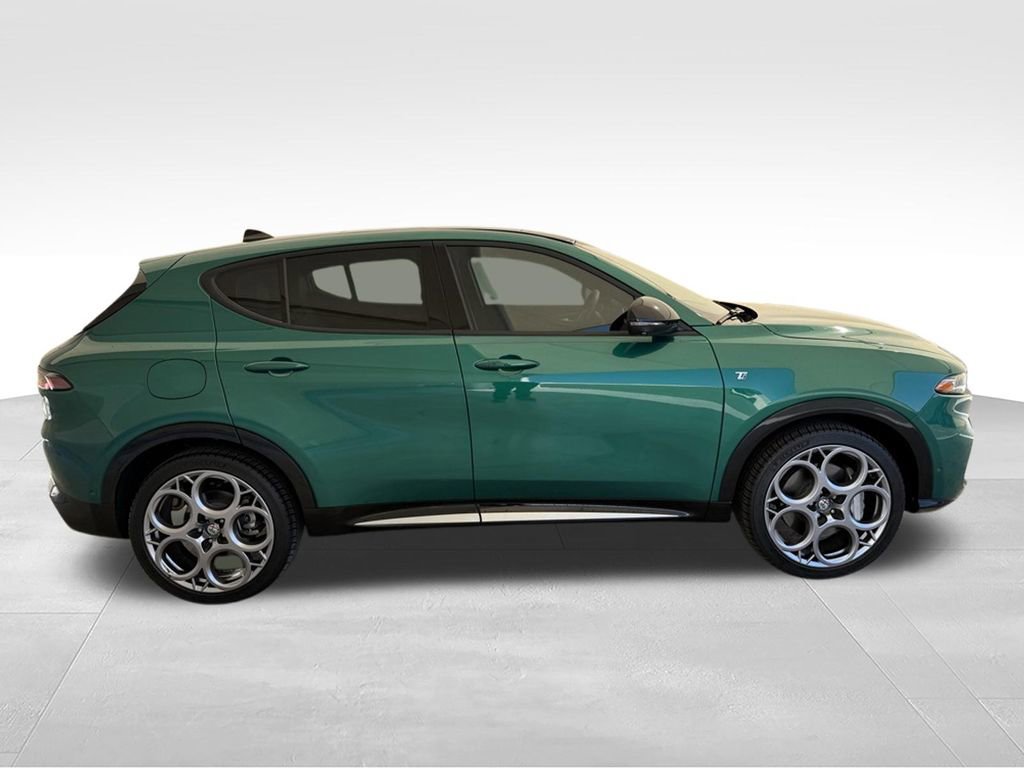 New 2024 Alfa Romeo Tonale Ti AWD/4WD image 3