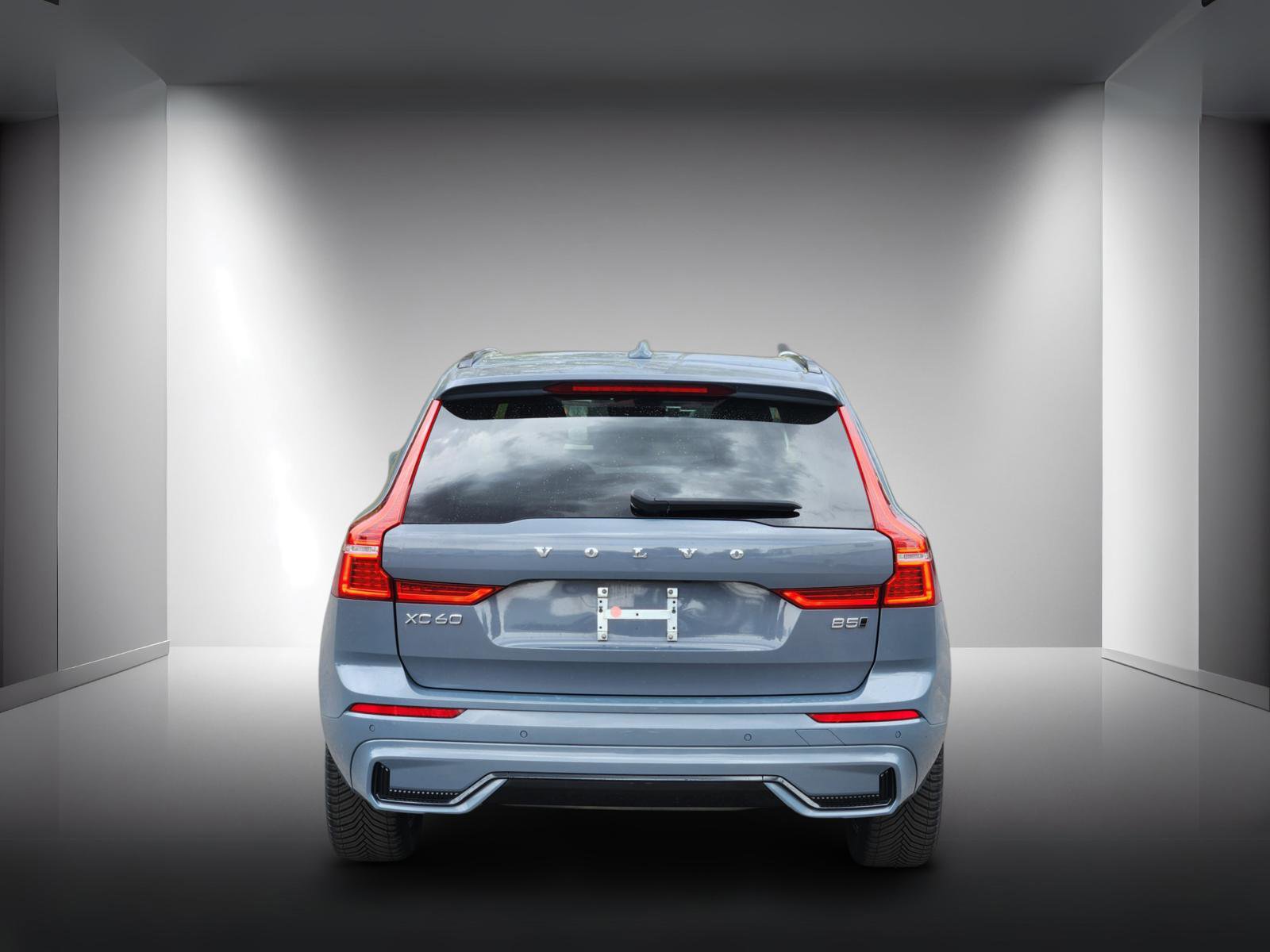 Used 2022 Volvo XC60 B5 R-Design AWD/4WD image 6