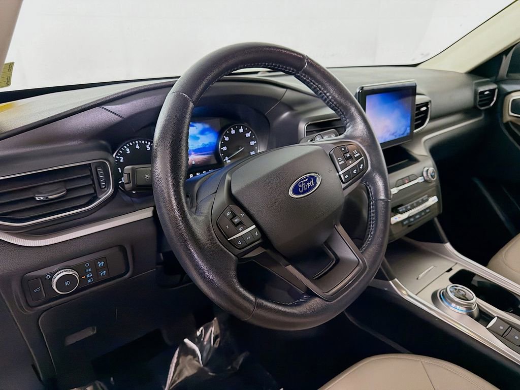 Used 2020 Ford Explorer XLT w/ Equipment Group 202A AWD/4WD image 10