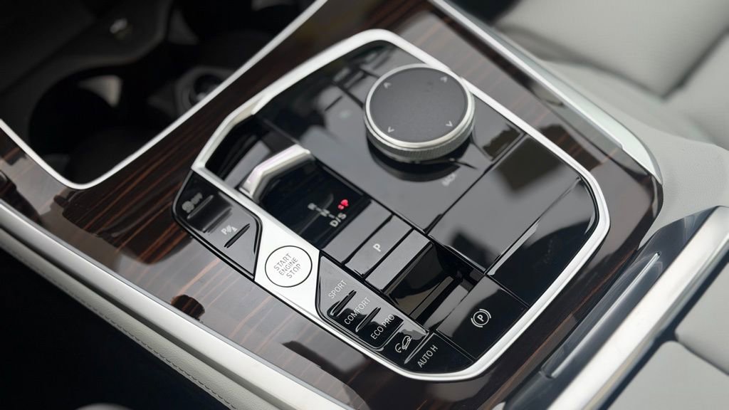 New 2026 BMW X5 xDrive40i w/ M Sport Package image 21