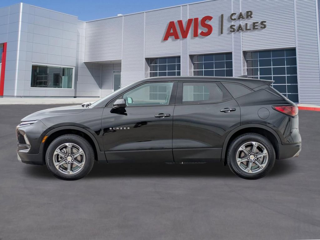Used 2025 Chevrolet Blazer LT AWD/4WD image 10