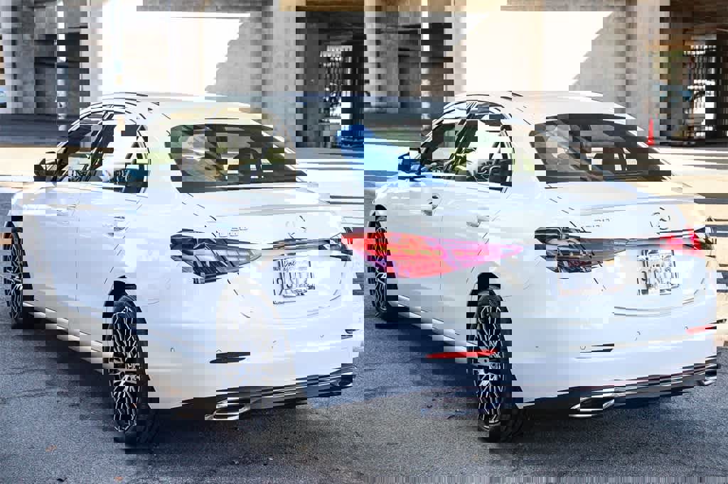 Used 2023 Mercedes-Benz C 300 Sedan image 6